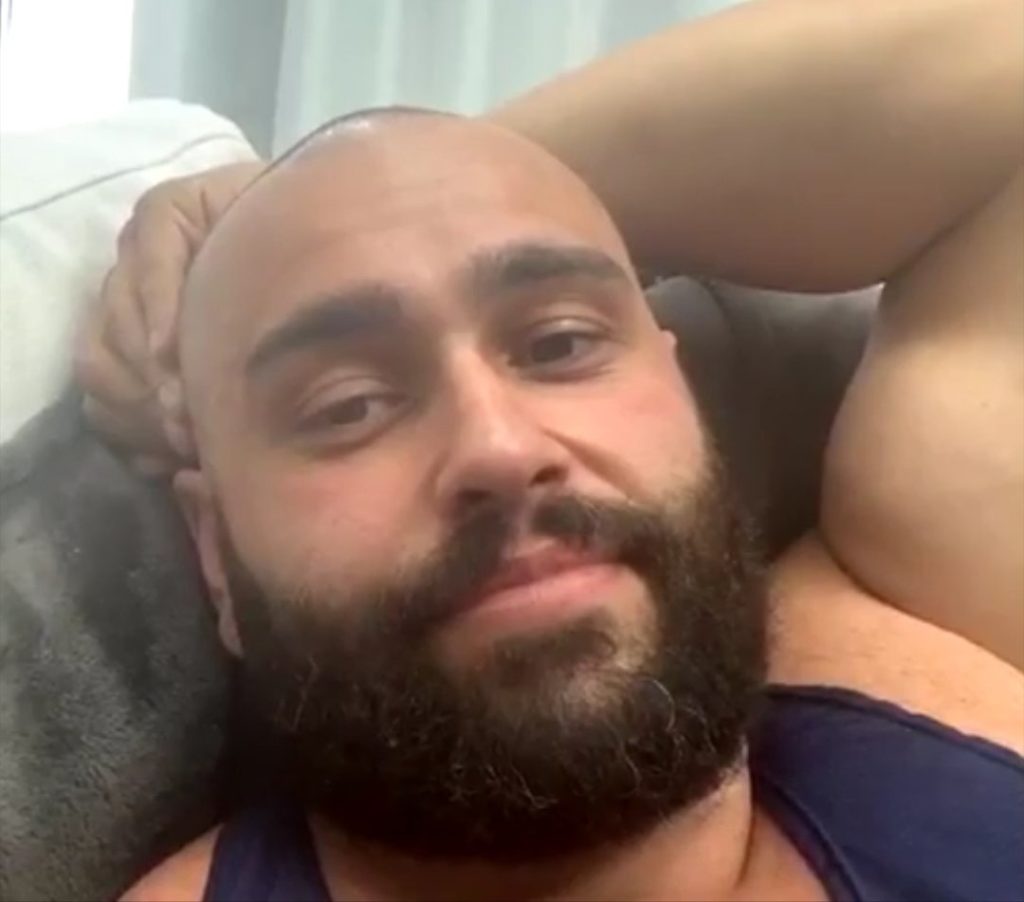 PHOTO Rusev shaves his head bald